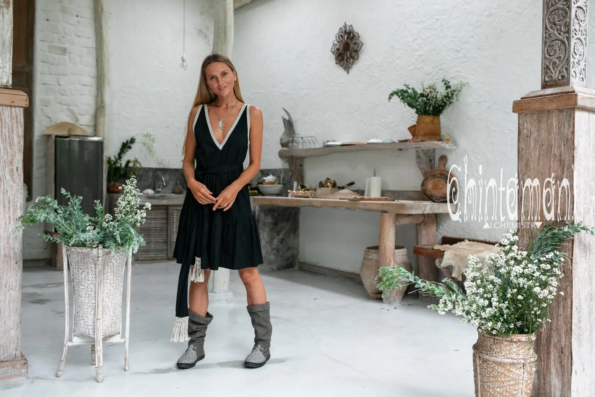 Alma Midi Dress / Black