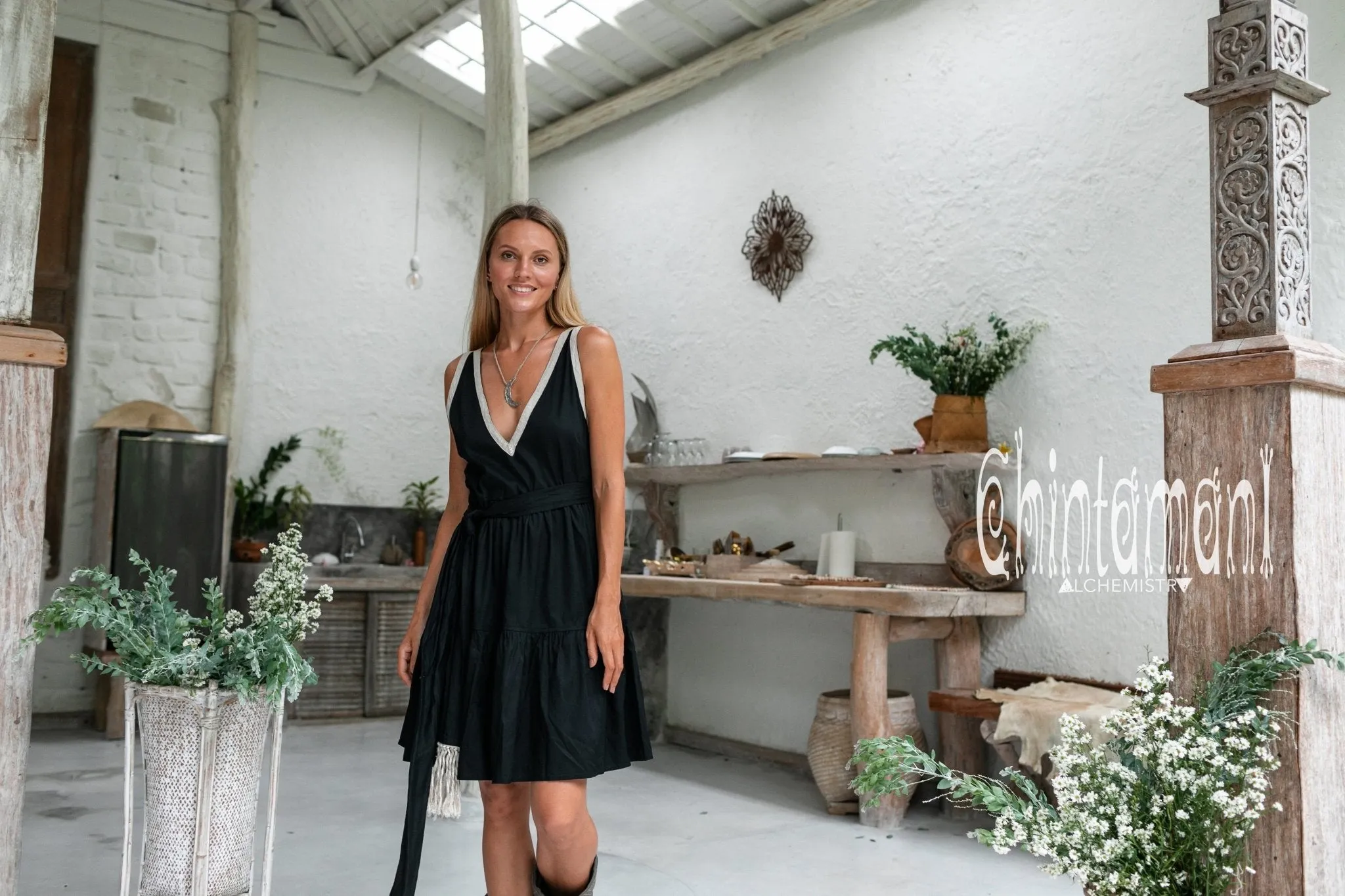 Alma Midi Dress / Black