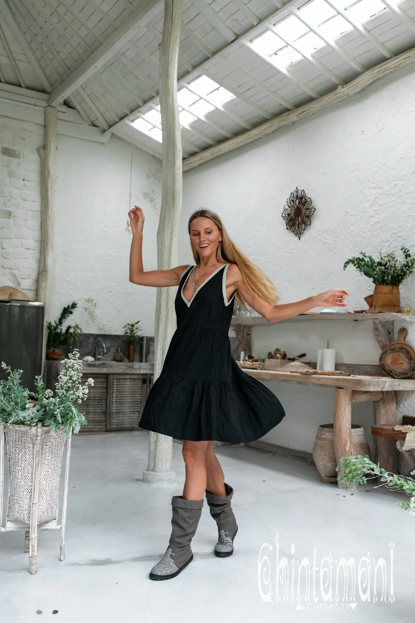 Alma Midi Dress / Black